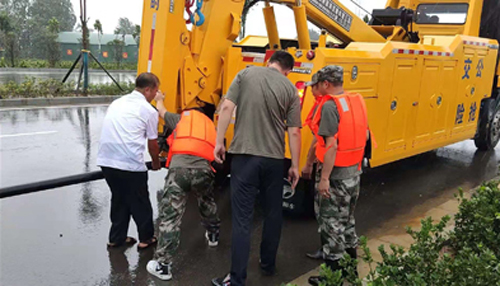 以“汛”為令 聞“雨”而動(dòng) 暴雨中洛陽(yáng)公交人在行動(dòng)！