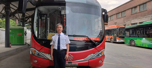 公交車長范照偉榮獲“洛陽市優(yōu)秀共產黨員”稱號