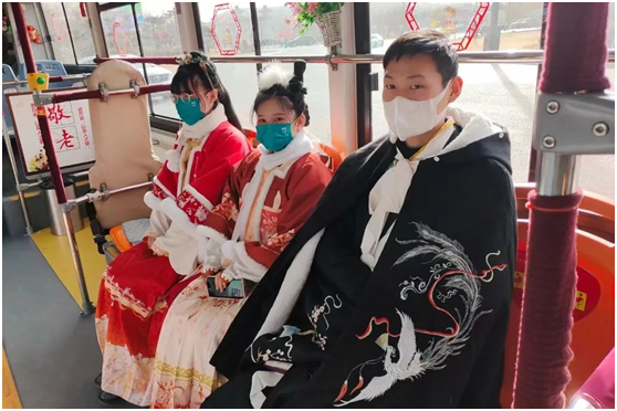 老家河南 心的春運(yùn)︱熟悉的春節(jié)里！ 看洛陽公交人的過年儀式感 